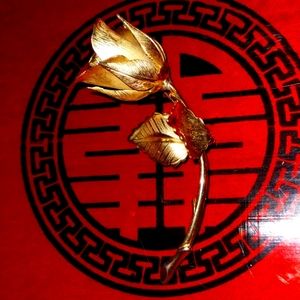 Sarah Coventry vintage Golden Rose brooch